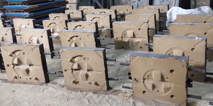 Sand casting process for ductile iron GGG40 valve disc or stainless steel 316 valve disc